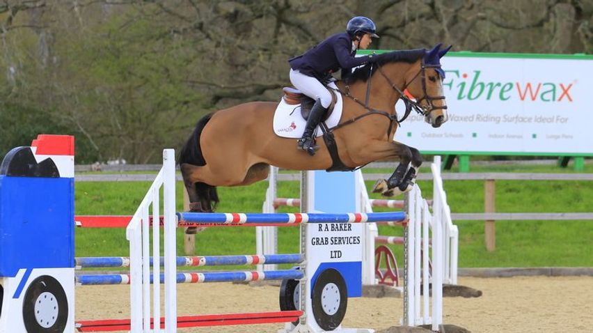 Sarah Lewis Show Jumping